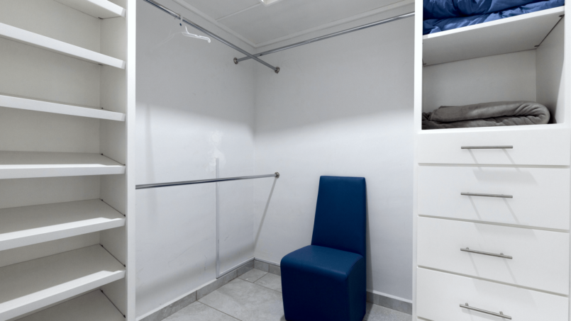 rp-vacations-sirena-del-desierto-closet
