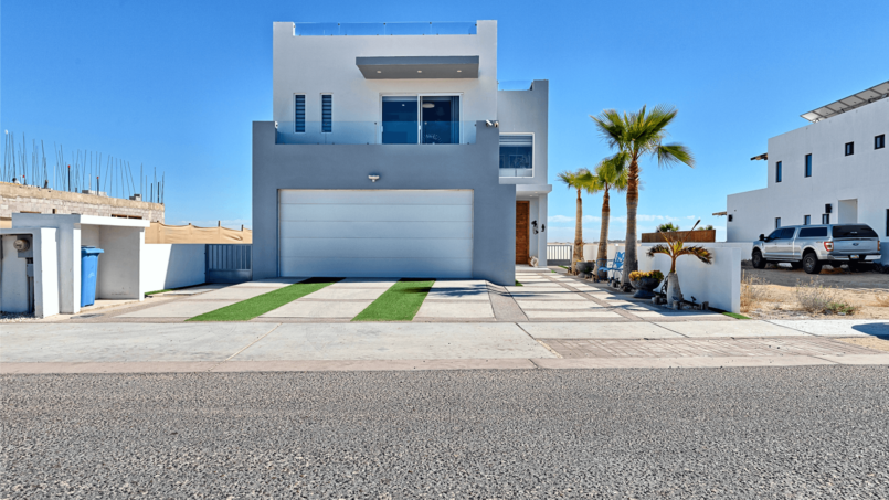 rp-vacations-sirena-del-desierto-ext-front